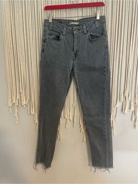 Levi's High-Rise Straight Jeans in Washed Gray